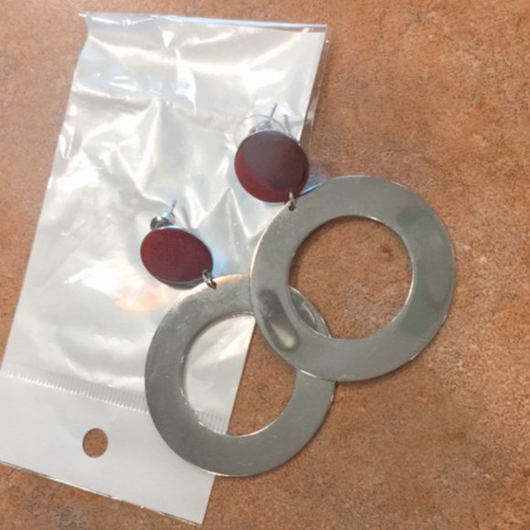 Earings - Picture 2 of 2